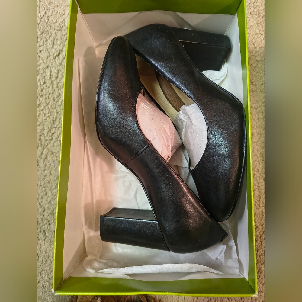 Walking Cradles Matisse Black Leather Heels 9 Wide